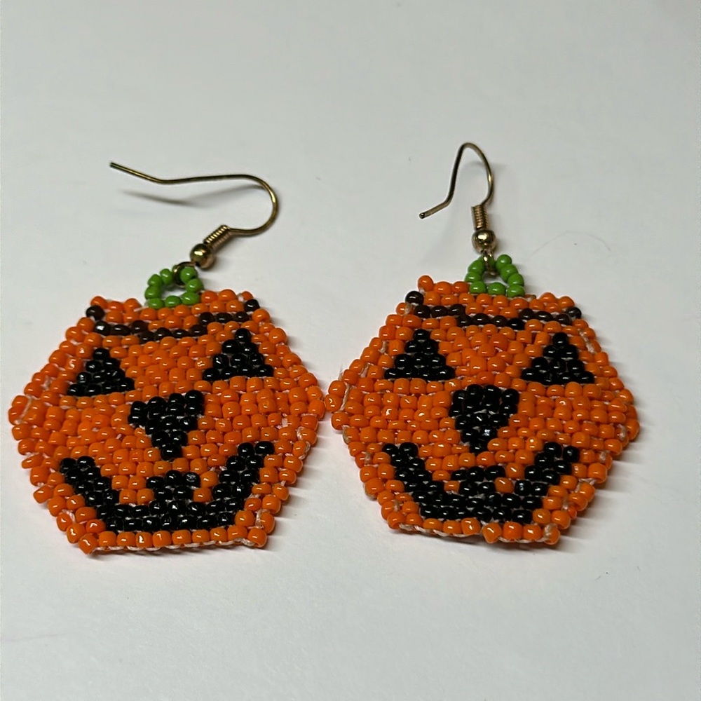 Beaded Jack o lantern pumpkin earrings